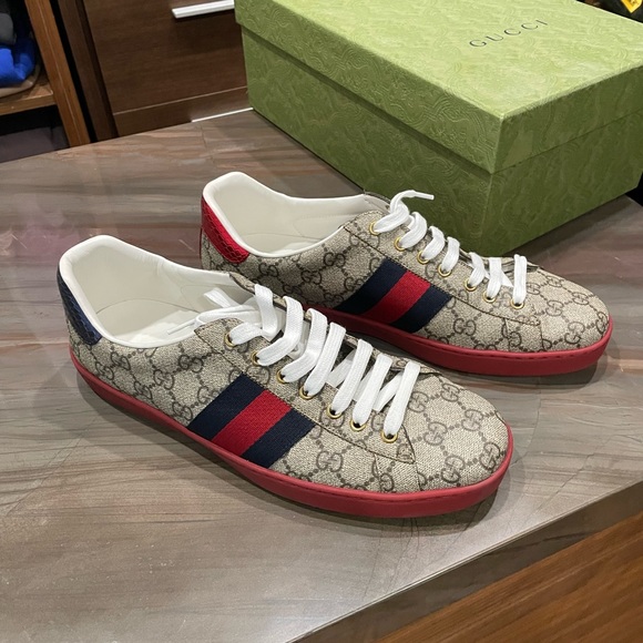 Authentic Men’s Gucci AC GG Supreme Sneaker - Picture 3 of 8
